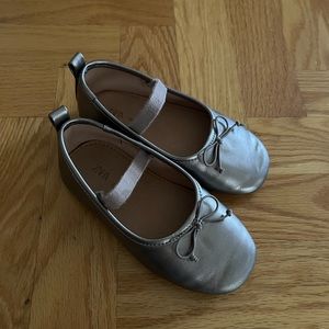 Zara girls flat in size 24 Eu